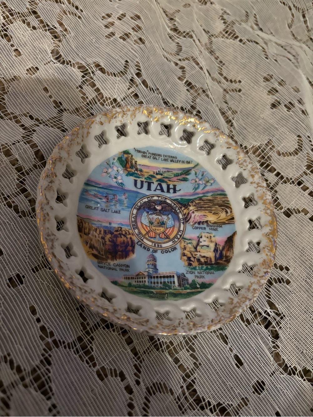 Utah Decorative Souvenir Dish with Gold Trim